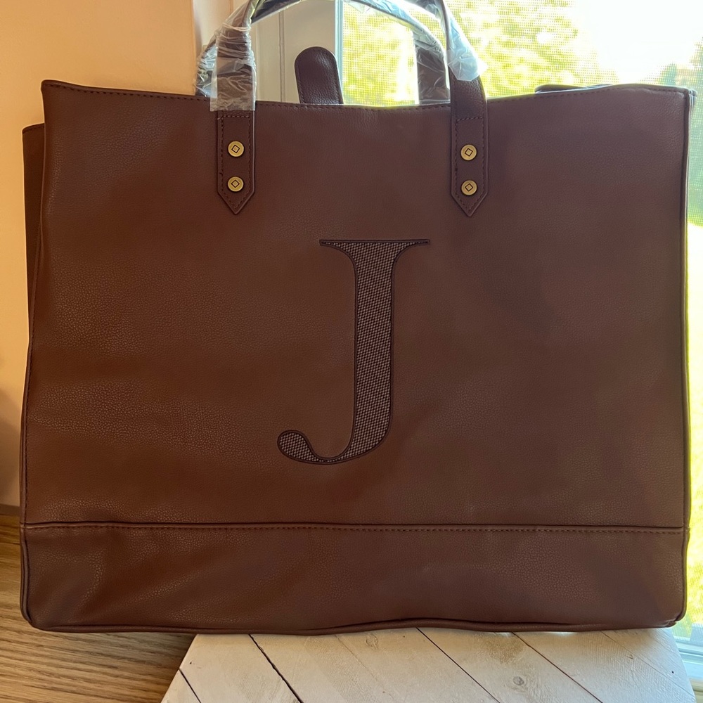Thirty-one Square Tote in Cappuccino Smooth Pebble HAS A J ON THE FRONT